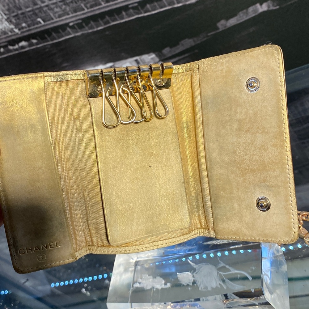Authentic Chanel CC Caviar Key case - Picture 7 of 16